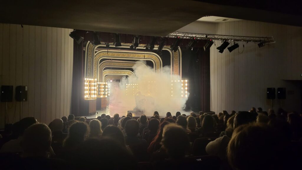 Maia Morgenstern a strălucit în „Neguțătorul din Veneția”, în deschiderea festivalului ”Buzău Iubește Teatru”