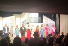 „Minciuni nevinovate”, un haos delicios pe scena comediei